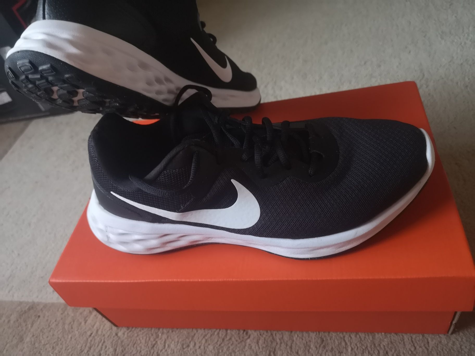 Маратонки Nike 44 номер, 28см.