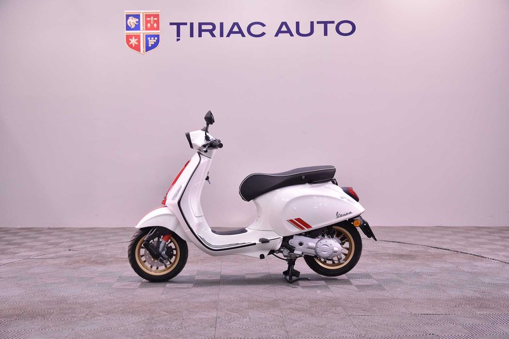 Piaggio Vespa Sprint 50 Racing Sixties Bianco