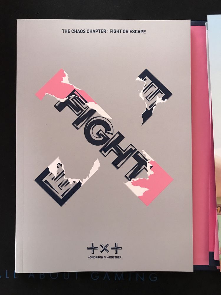 Album TXT Chaos Chapter: Fight or Escape