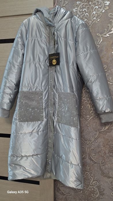 Продам зимнюю женскую куртку