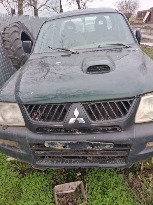 Vând Mitsubishi L200