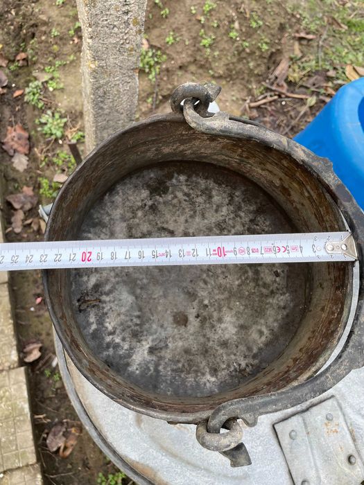 Стари менци с различна големина