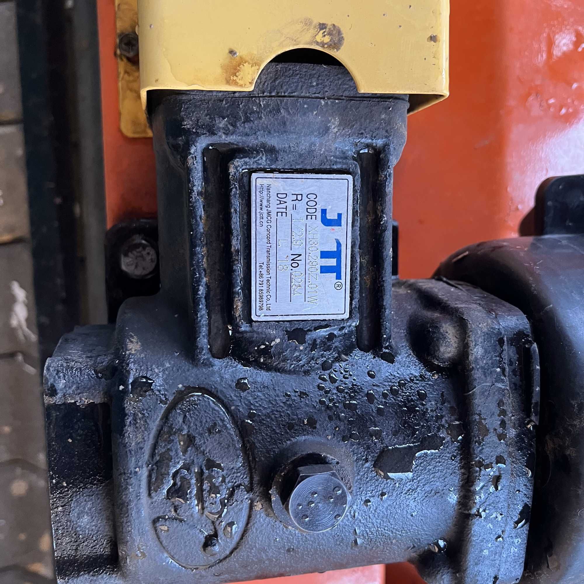 Vand Ferrari 75, articulat, motor Slanzi DVA 920 G 2 pistoane 24cp