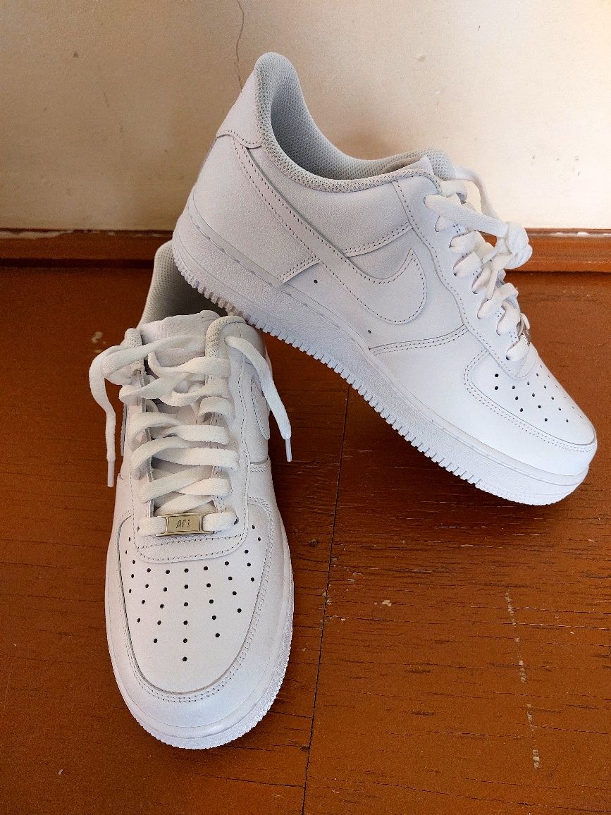 Nike.          .