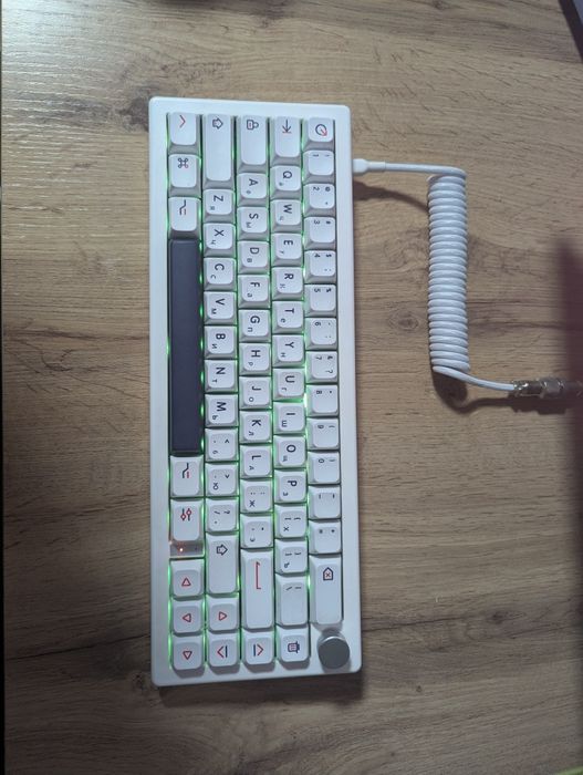 Продам кастомную клавиатуру 65%