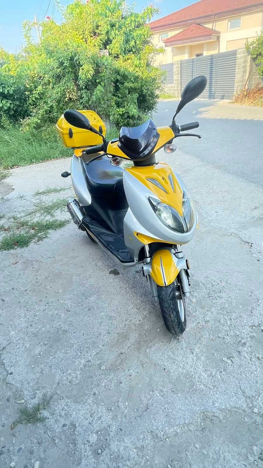 Продавам скутер JINLUN 50