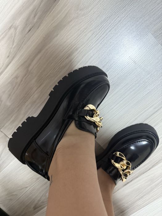 Черни мокасини чисто нови с кутия