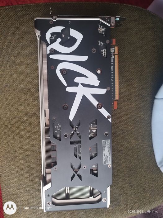 Продавам Видеокарта XFX Radeon RX6700XT