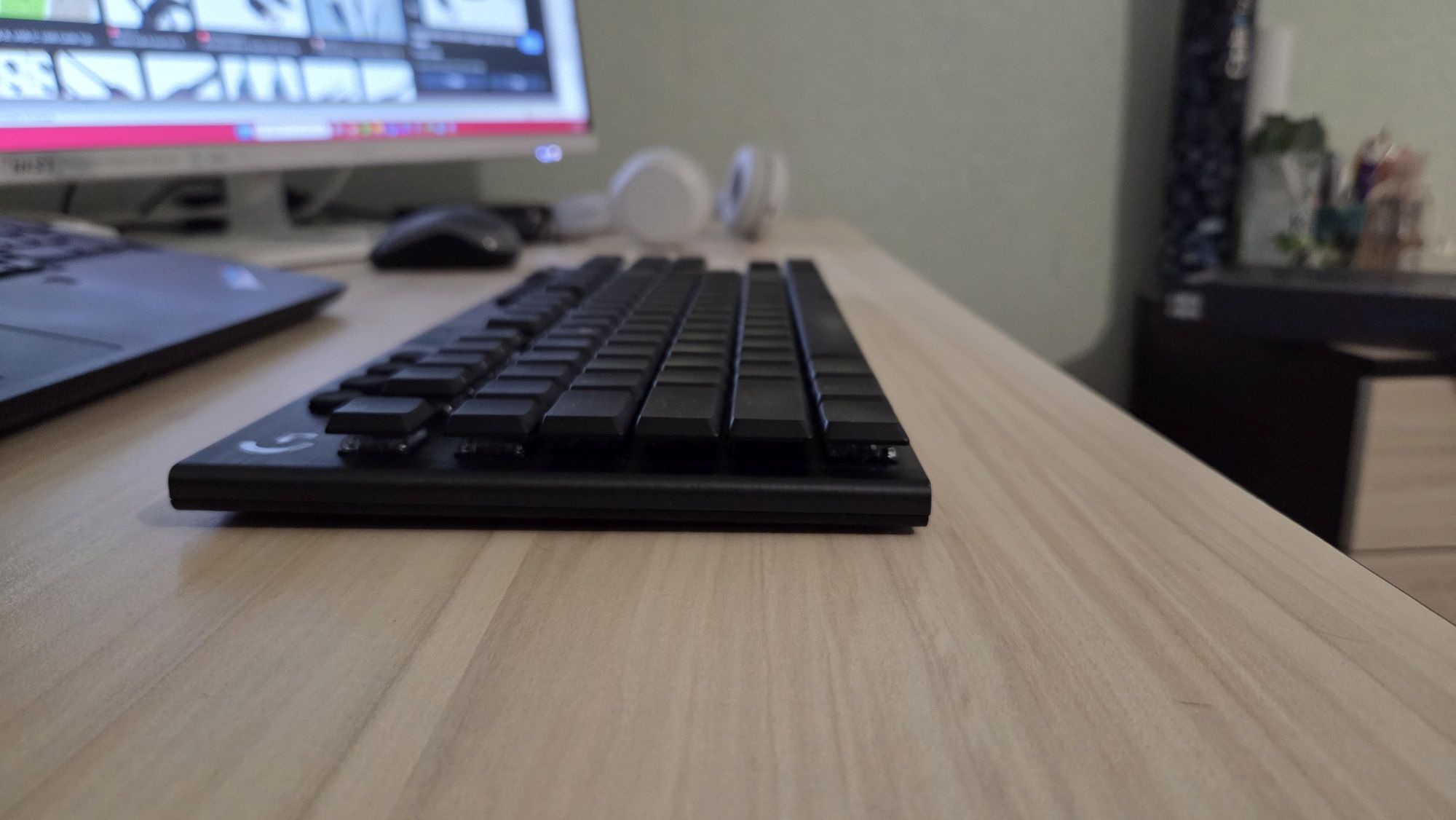 Клавиатура: Logitech G915 X Lightspeed TKL Low Profile Clicky