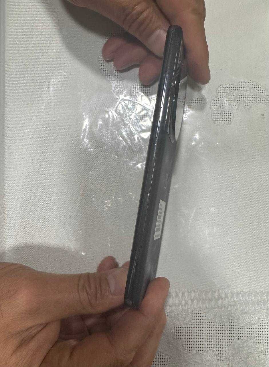 Oneplus 12 в идеале.
