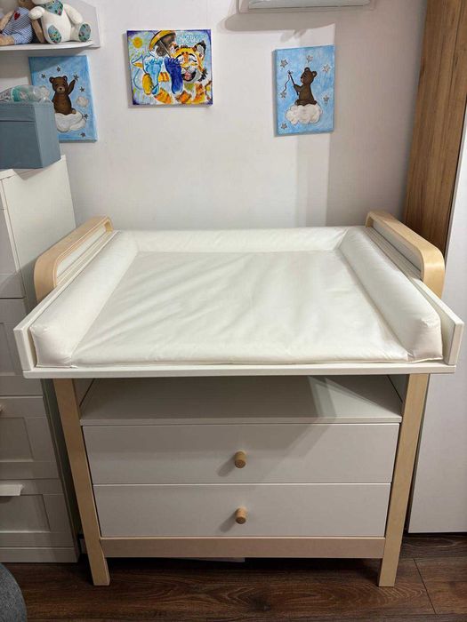 Masa de infasat/comoda Alskvard - IKEA