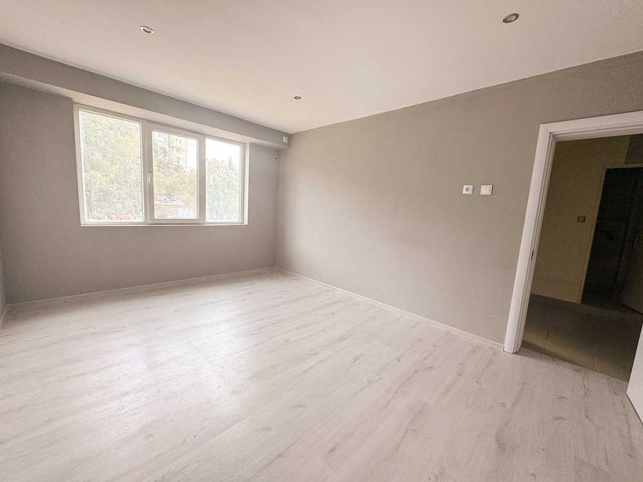 Продава се Едностаен апартамент в Русе, Дружба 1 - 37 кв.м за 1190 €/кв.м - Снимка #1