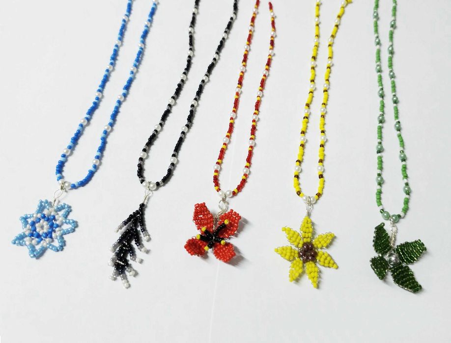 Coliere finute cu pandantive diverse, multe modele, unicat din margele