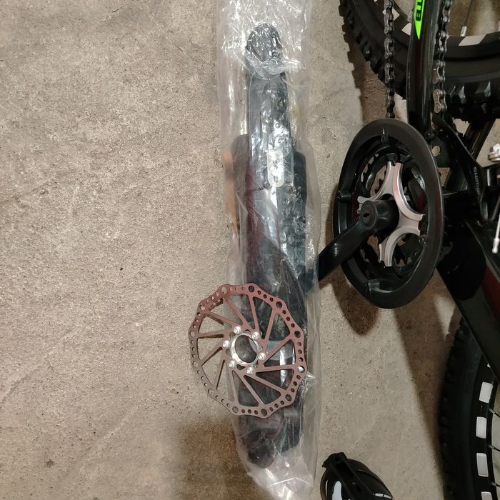 Yangi velosiped skarosnoy haydalmagan.