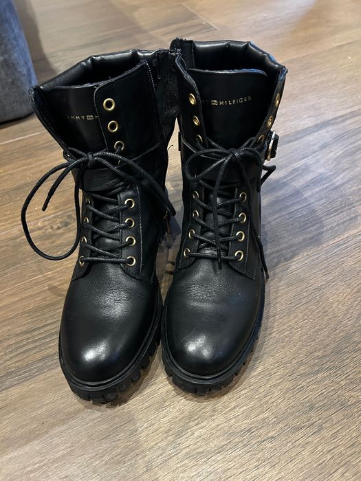 Tommy Hilfinger боти