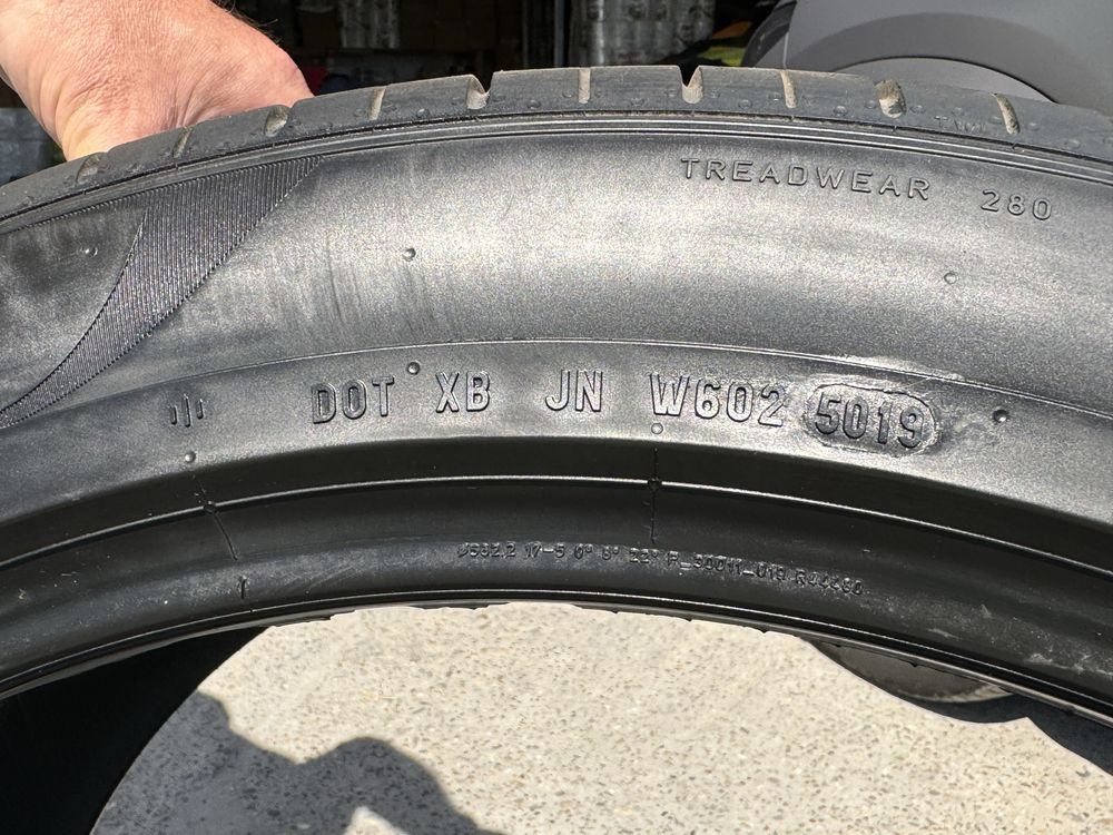 Pirelli PZero 325 35 R22, 285 40 R22