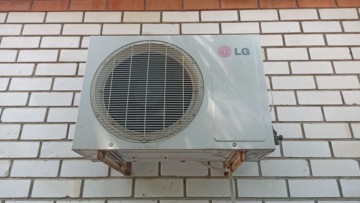 Продам сплит систему LG A12LHR(Торг)
