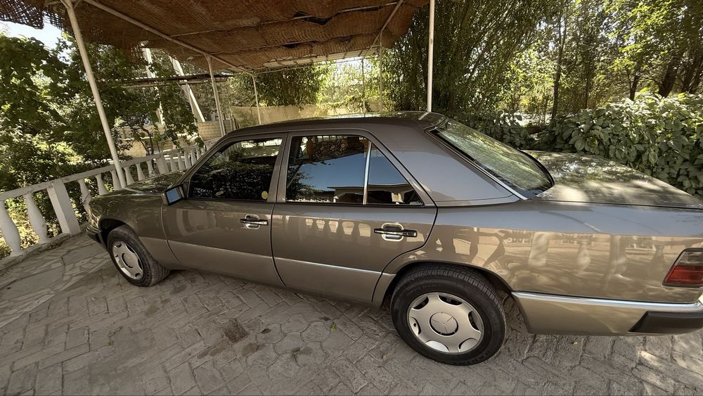 Мерседес 124кузов 250D сотилади