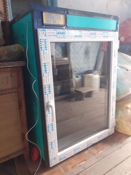 Продам аппарат инкубатор
