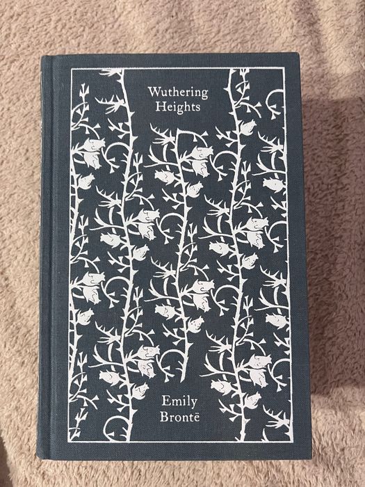 Wuthering Heights - Emily Brontë, книга на английски