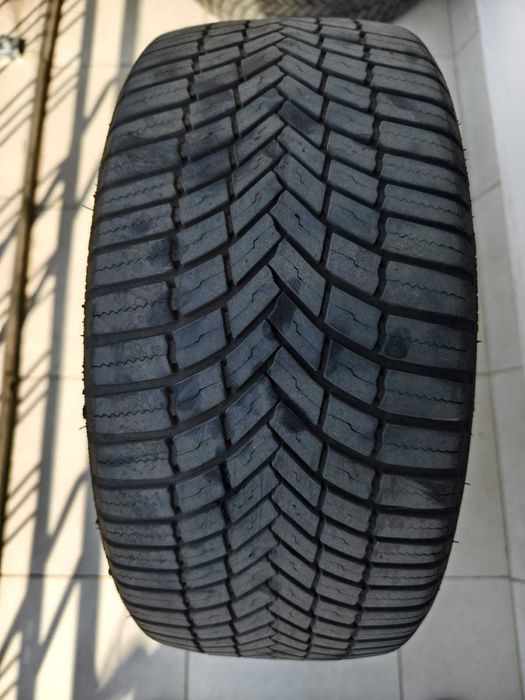Bridgestone Weather Control A005 EVO, 225/40 R18 92Y (всесезонни гуми)