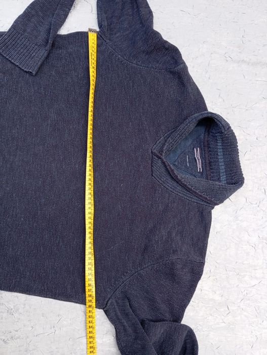 Vând pulover de bărbați Tommy Hilfiger!