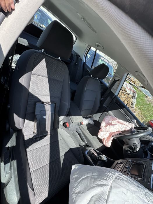 Dezmembrez Golf 6 2011