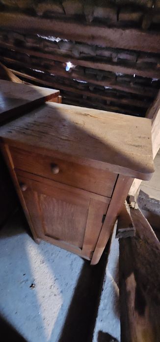 Ocazie! Vand mobila antica- dulapuri, comoda, obiecte etc.