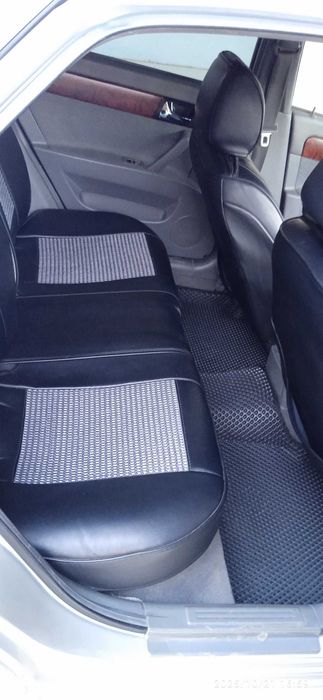 Lacetti 1.8 sotiladi