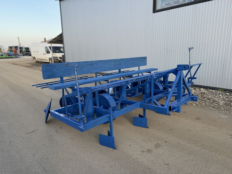 Plantatoare Cartofi 4 Randuri cu Farfurii model Ferrari