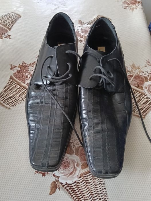 Vând pantofi bărbați