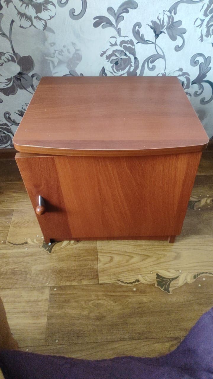 Продам 2 камодика