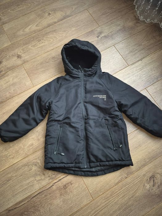 Продам куртку детскую