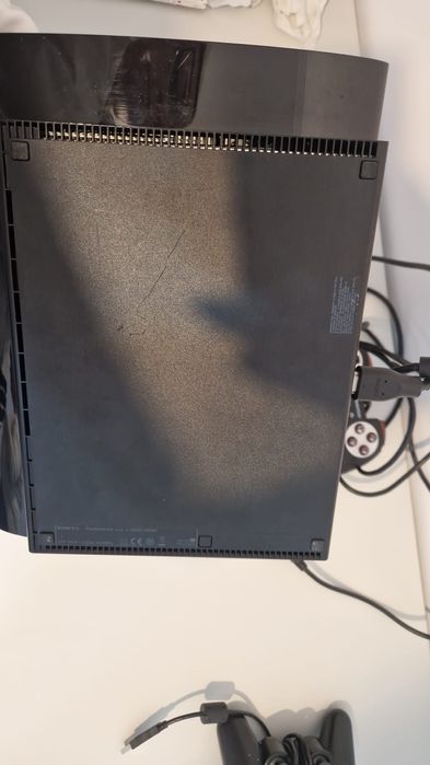 Play station 3 , 2 manete PS 3, stare buna de funcționare