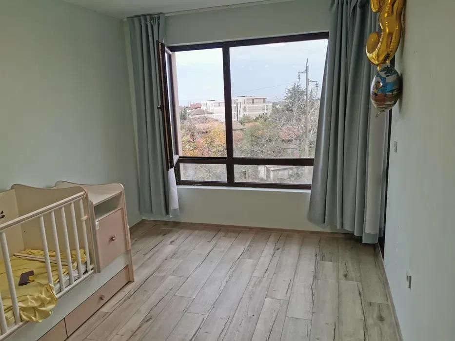 Тристаен апартамент, под наем, кв. Бриз