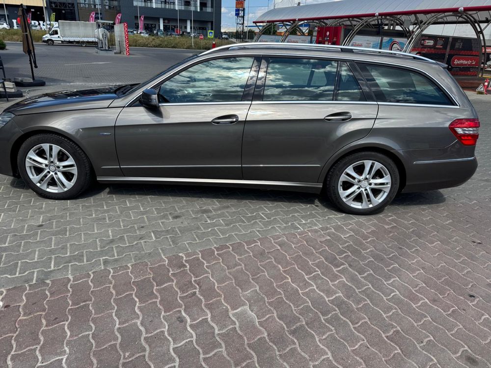 Mercedes-Benz E250