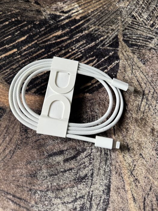 зарядно за iphone/ipad cable