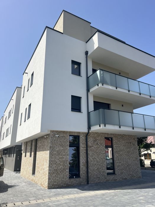 Inchiriez apartament central