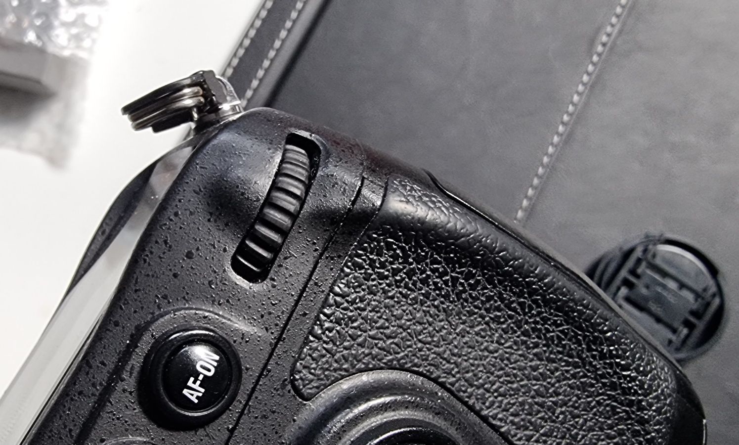 Nikon D300 convertit la IR  in stare excelenta aprox 30000 cadre