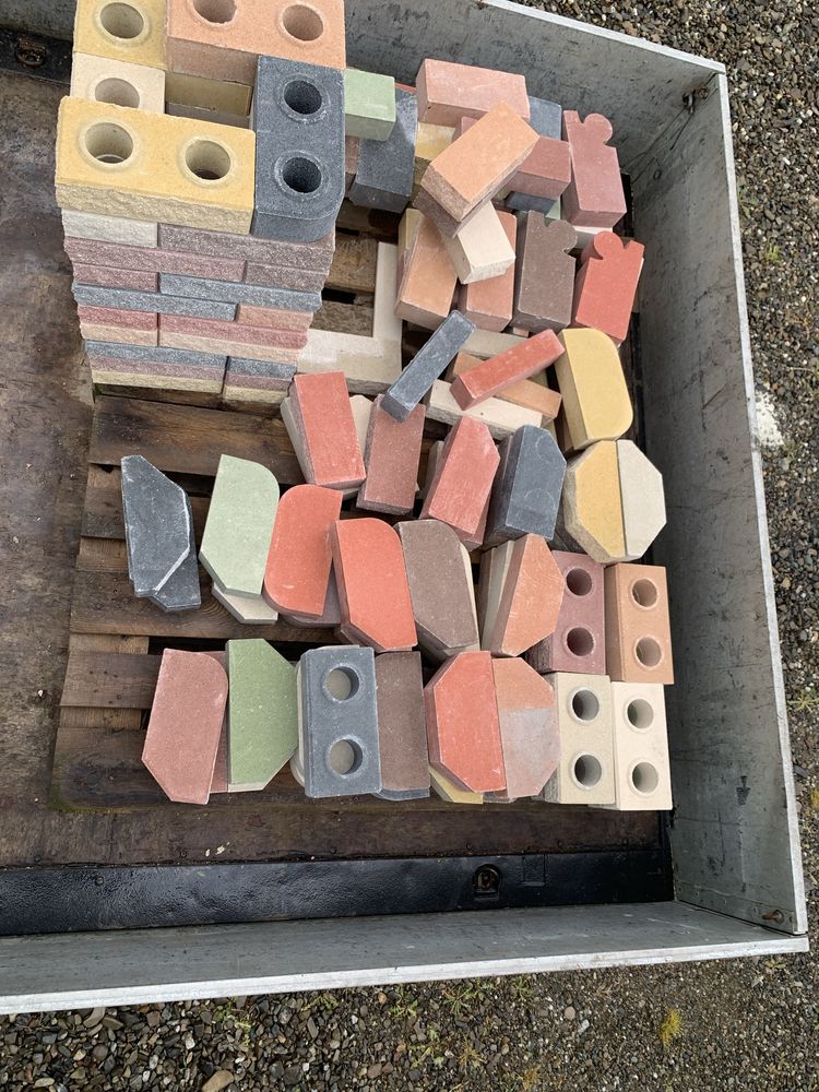 Caramida colorata modele si culori variate 5 roni bucata