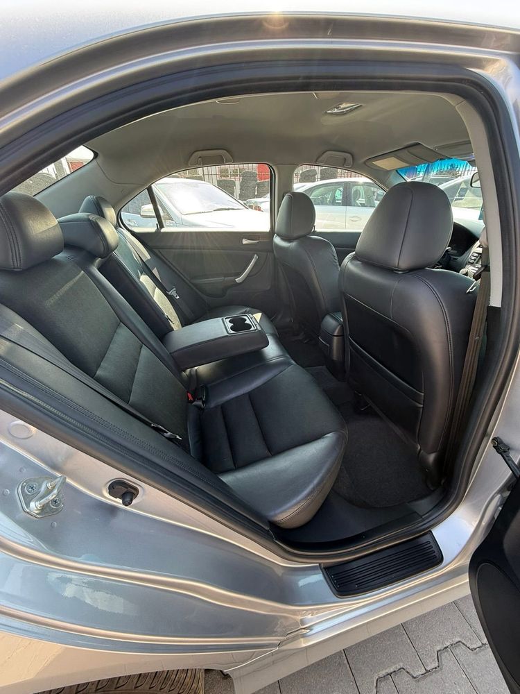 ПРОДАВА СЕ Honda Accord 2.4