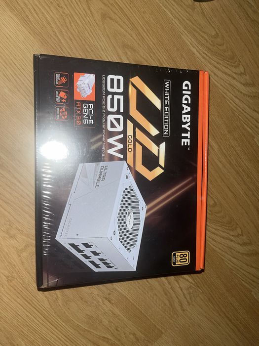 Захранване 850W Gigabyte