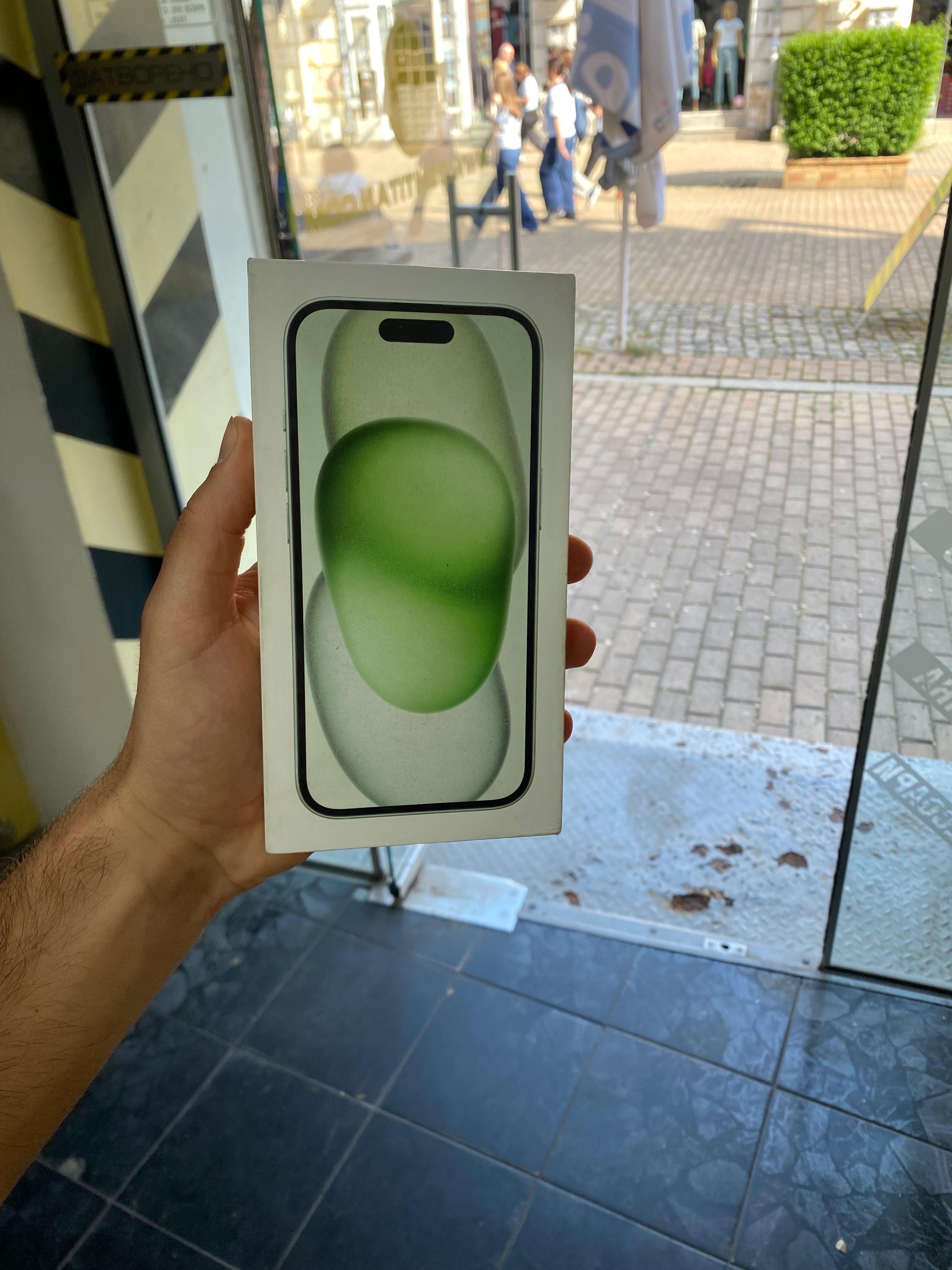 iPhone 15 с Гаранция 2 год