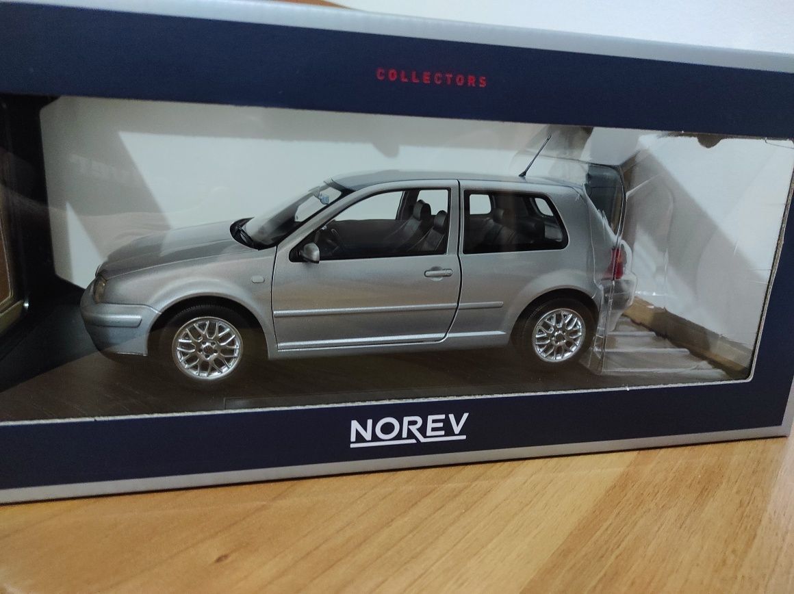 Machetă VW Golf 4, 1/18, nouă în cutie.