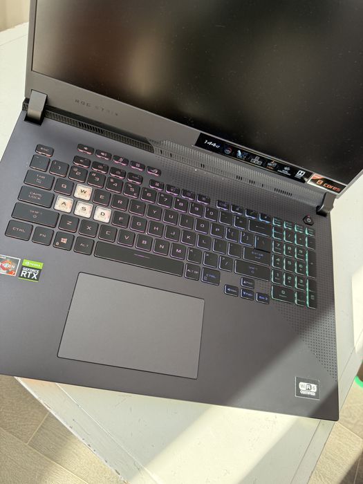 ASUS Rog Strix G173IE