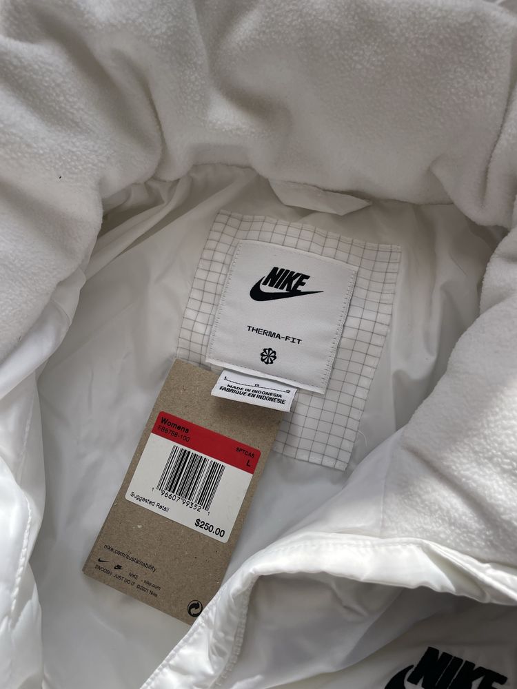 Зимно яке на Nike