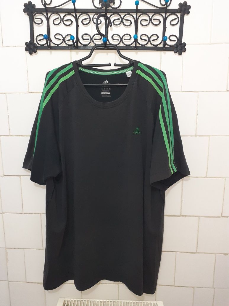 Tricou marca adidas mărime xll culoare neagra