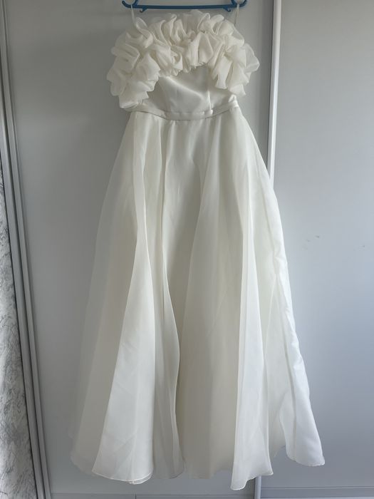 Продам свадебный белый платия