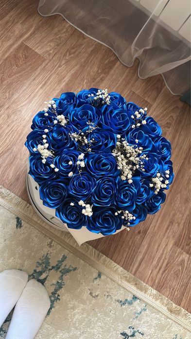 Атласные розы 27 шт