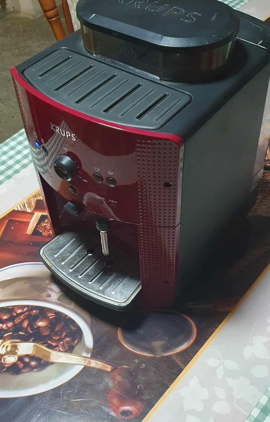 Vând espressor KRUPS în GARANTIE